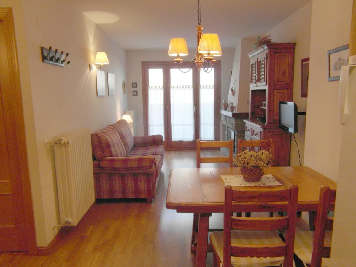 B25 - La Granja, Bajo Con Jardin - Villmor Apartment Benasque Exterior photo